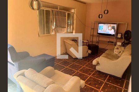 Casa à venda com 240m², 6 quartos e 4 vagas