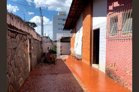 Casa à venda com 240m², 6 quartos e 4 vagas