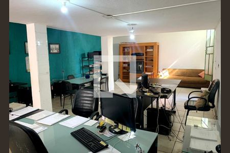 Casa à venda com 240m², 6 quartos e 4 vagas