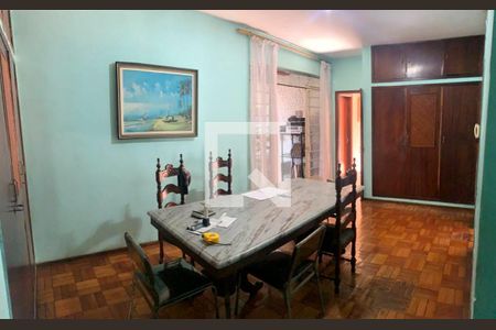 Casa à venda com 240m², 6 quartos e 4 vagas