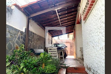 Casa à venda com 240m², 6 quartos e 4 vagas