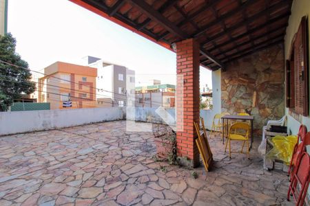 Casa à venda com 470m², 4 quartos e 5 vagas