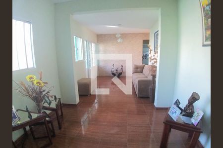 Casa à venda com 3 quartos, 219m² em Alípio de Melo, Belo Horizonte