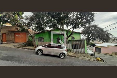 Casa à venda com 2 quartos, 180m² em Mariano de Abreu, Belo Horizonte