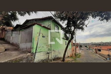 Casa à venda com 180m², 2 quartos e 1 vaga