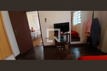 Casa à venda com 180m², 2 quartos e 1 vaga