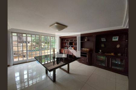 Casa à venda com 4 quartos, 1053m² em São Luiz, Belo Horizonte