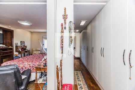 Casa à venda com 5 quartos, 524m² em Vila Paris, Belo Horizonte