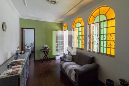 Sala 1 de casa para alugar com 4 quartos, 300m² em Alípio de Melo, Belo Horizonte