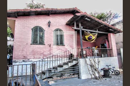 Casa à venda com 3 quartos, 400m² em Cachoeirinha, Belo Horizonte