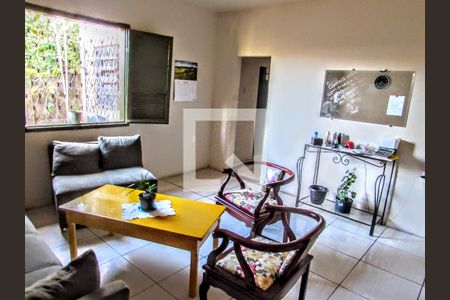 Casa à venda com 3 quartos, 400m² em Cachoeirinha, Belo Horizonte