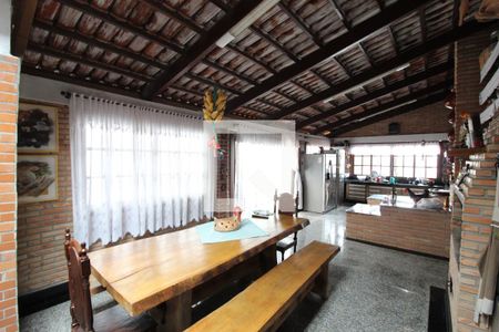 Casa à venda com 520m², 5 quartos e 6 vagas