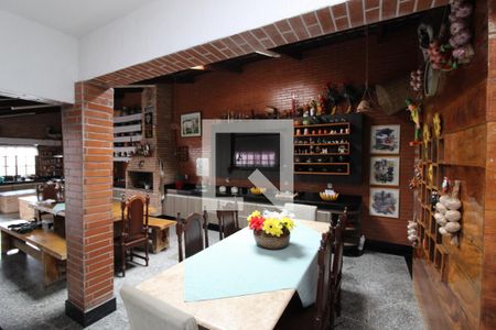 Casa à venda com 520m², 5 quartos e 6 vagas