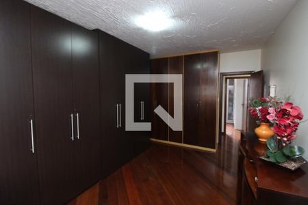 Casa à venda com 520m², 5 quartos e 6 vagas