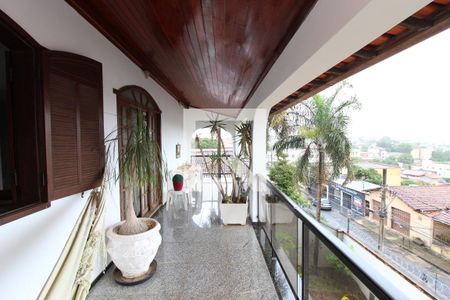 Casa à venda com 520m², 5 quartos e 6 vagas