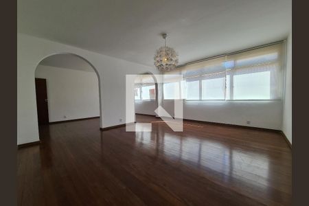 Apartamento à venda com 4 quartos, 240m² em Santo Antônio, Belo Horizonte