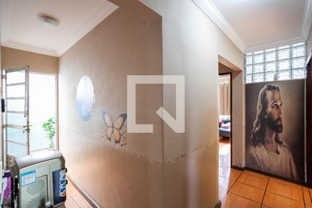 Casa à venda com 326m², 5 quartos e 3 vagasCorredor