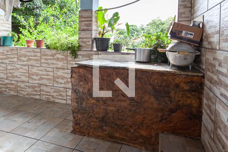 Casa à venda com 326m², 5 quartos e 3 vagasÁrea de serviço 