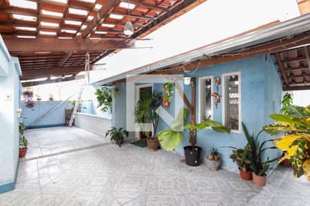 Casa à venda com 326m², 5 quartos e 3 vagasFachada