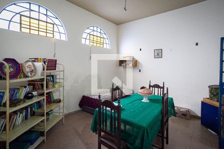 Casa à venda com 326m², 5 quartos e 3 vagasSala 4