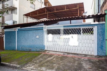 Casa à venda com 326m², 5 quartos e 3 vagasFachada
