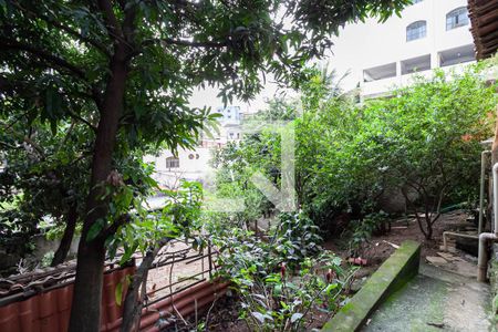 Casa à venda com 326m², 5 quartos e 3 vagasQuintal