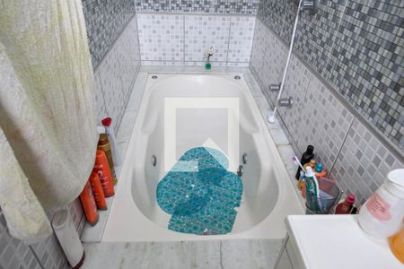 Casa à venda com 326m², 5 quartos e 3 vagasBanheiro da suíte 