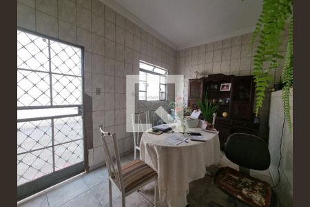 Casa à venda com 2 quartos, 220m² em Guarani, Belo Horizonte