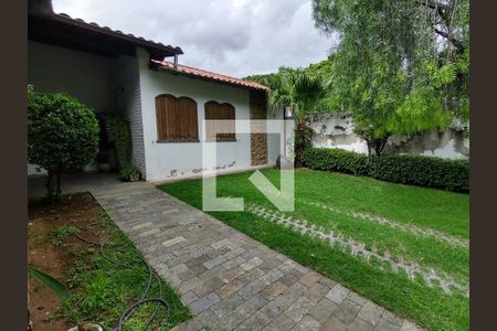 Casa à venda com 320m², 3 quartos e 2 vagas