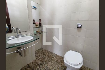 Casa à venda com 320m², 3 quartos e 2 vagas