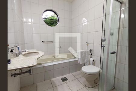 Casa à venda com 320m², 3 quartos e 2 vagas