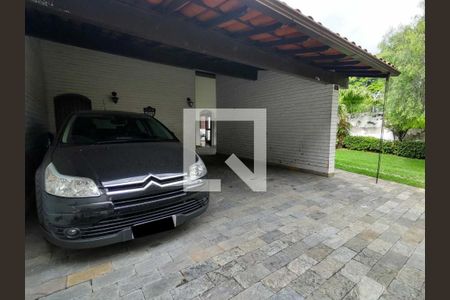 Casa à venda com 320m², 3 quartos e 2 vagas