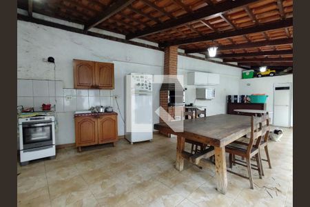 Casa à venda com 320m², 3 quartos e 2 vagas