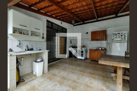 Casa à venda com 320m², 3 quartos e 2 vagas