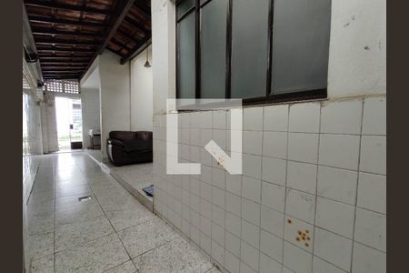 Casa à venda com 320m², 3 quartos e 2 vagas