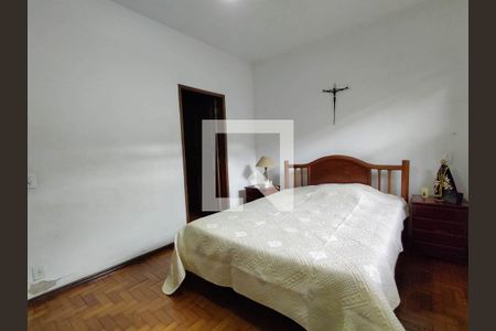 Casa à venda com 320m², 3 quartos e 2 vagas