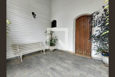 Casa à venda com 320m², 3 quartos e 2 vagas