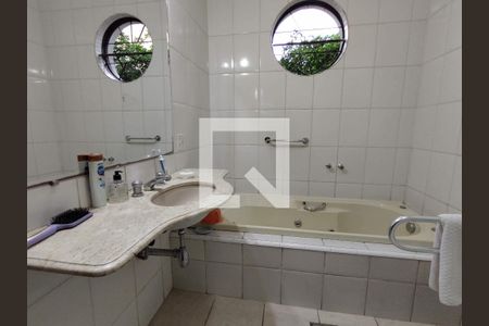 Casa à venda com 320m², 3 quartos e 2 vagas