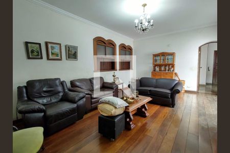 Casa à venda com 320m², 3 quartos e 2 vagas