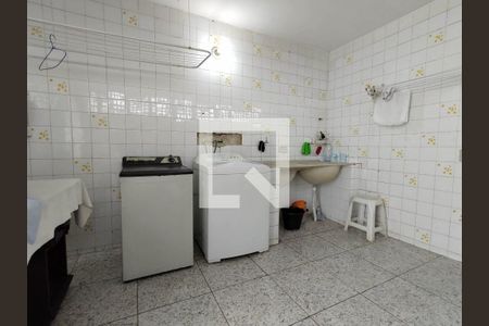 Casa à venda com 320m², 3 quartos e 2 vagas