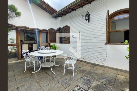 Casa à venda com 320m², 3 quartos e 2 vagas