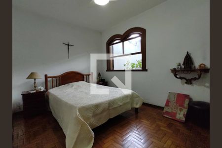 Casa à venda com 320m², 3 quartos e 2 vagas