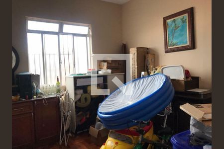 Casa à venda com 3 quartos, 218m² em Concórdia, Belo Horizonte