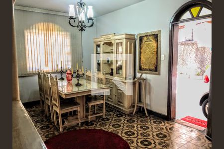 Casa à venda com 4 quartos, 351m² em Ouro Preto, Belo Horizonte