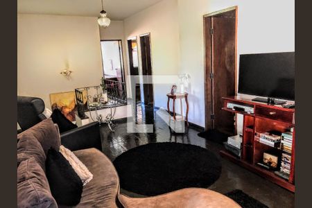 Casa à venda com 4 quartos, 351m² em Ouro Preto, Belo Horizonte