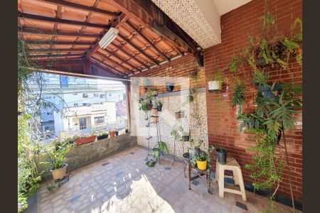 Casa à venda com 4 quartos, 217m² em Sagrada Família, Belo Horizonte