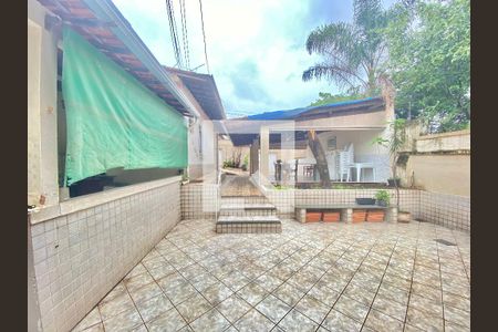 Casa à venda com 4 quartos, 204m² em Santa Efigênia, Belo Horizonte