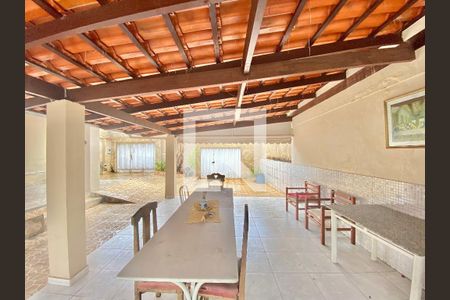 Casa à venda com 4 quartos, 204m² em Santa Efigênia, Belo Horizonte