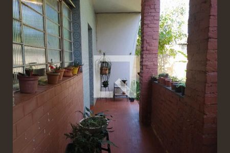 Casa à venda com 5 quartos, 240m² em Santa Cruz, Belo Horizonte