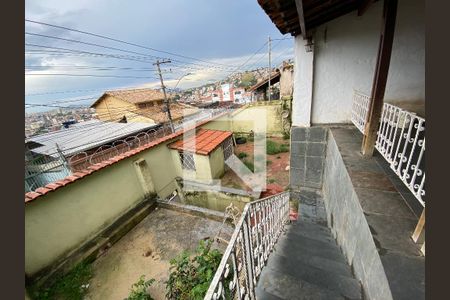 Casa à venda com 3 quartos, 150m² em Santa Efigênia, Belo Horizonte